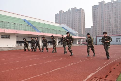 安徽萧县消防大队组织文职雇员开展1500米跑