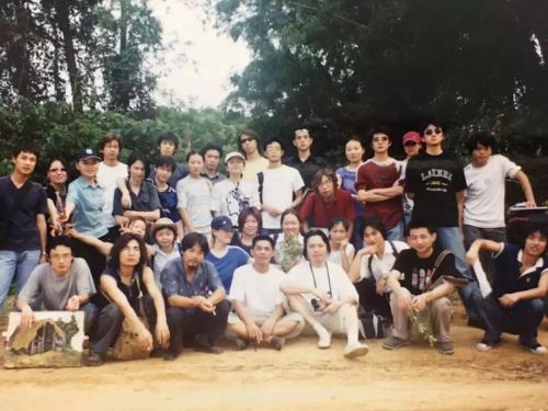 宋效民2003年带学生在洋浦实习采风