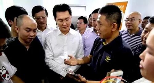 腾讯控股董事会主席兼首席执行官马化腾亲临公司,与“笑哥”交流对互联网+旅游的看法