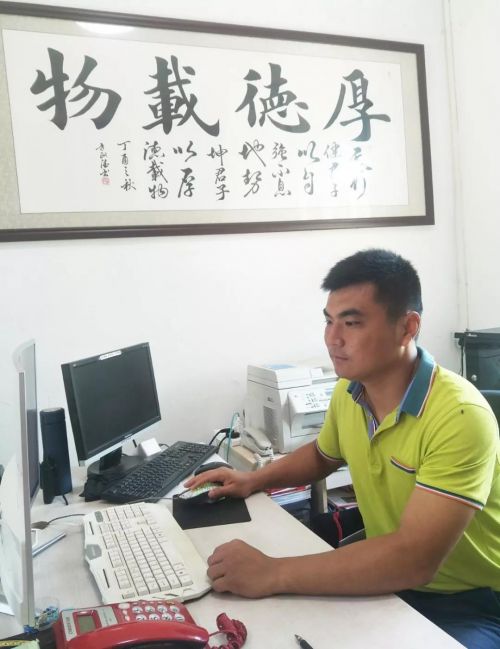 ▲海南快乐成长学校校长李寿果