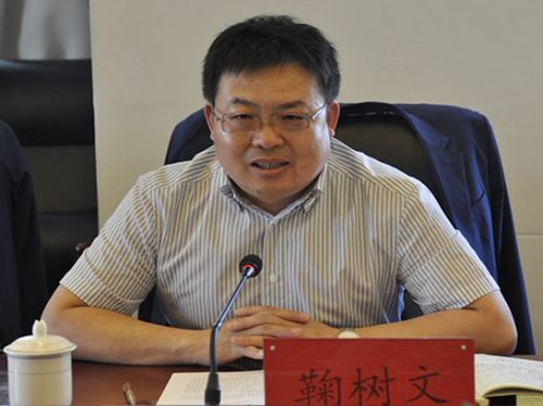 宣布自治区党委关于二连浩特市委主要领导任免职决定