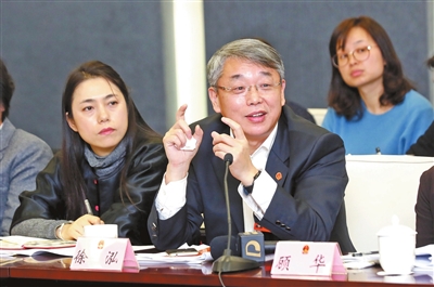 浦东新区举行六届人大五次会议小组审议会