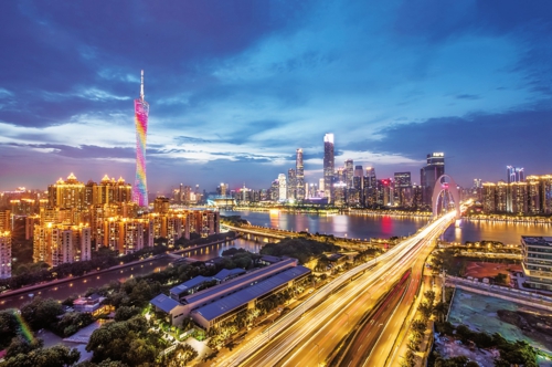  广州投产8个高可靠性示范区，实现年平均停电时间少于10分钟，其中中新知识城和南沙自贸区，停电时间更是小于2分钟，媲美世界一流城市电网。