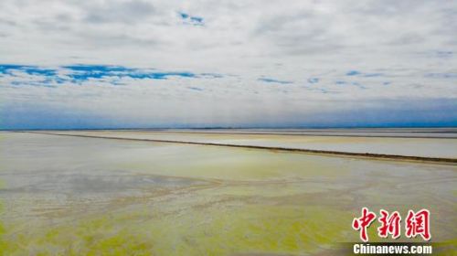 青海察尔汗梦幻盐湖景区迎客试运行