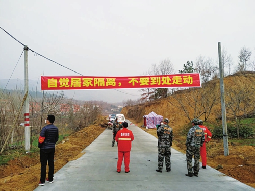 疫情防控不能松懈，当地村一级严格值守卡点。    湖北省麻城市委宣传部万永庄/供图