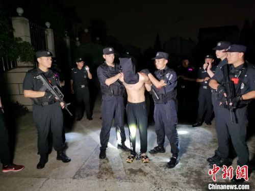 警方成功抓捕犯罪嫌疑人南浔公安供图