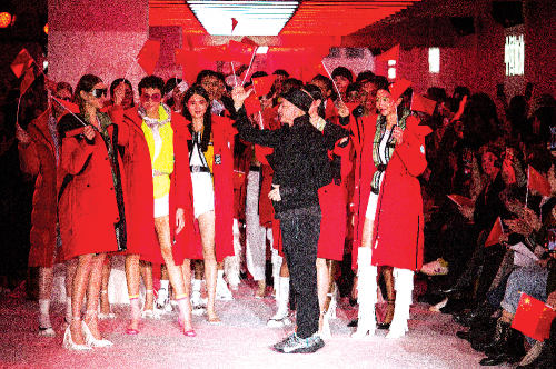2020 年2 月，波司登在伦敦时装周上发布服装大秀。