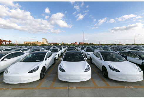 小汽车也有大动力 新能源汽车实现降碳加速跑