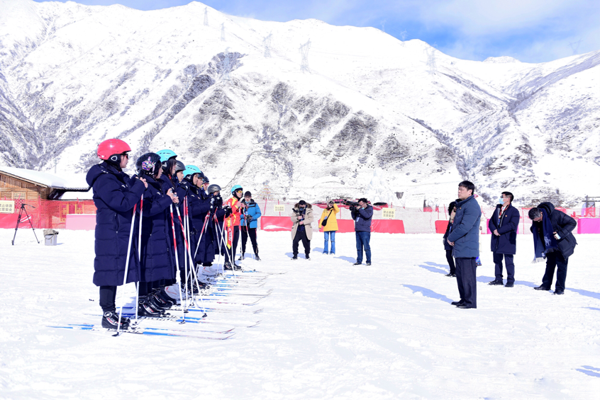 四川省第四届全民健身冰雪季启动