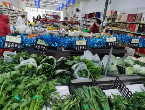 在青岛，超市货源充足、价格稳定。供图：青岛市价格认证和监测中心