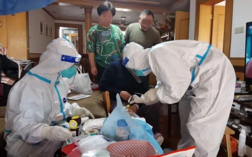 截至3月14日，小分队已陆续为封控区21人次提供了打针、拆线、换药、脱臼复位等各种医疗保障服务。
