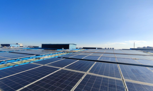 诸城龙光天旭太阳能公司屋顶分布式光伏项目。供图：山东省能源局