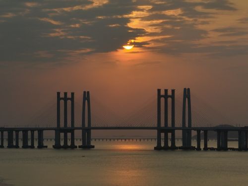 泉州湾跨海大桥。胡鹏摄