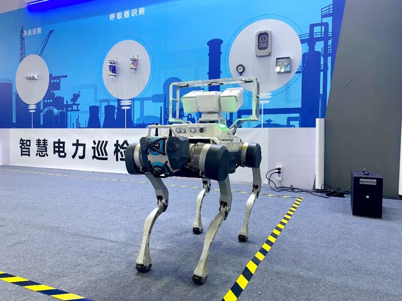 绝影X30电力版在上海国际电力展现场复现巡检