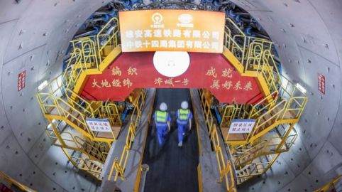 津潍高铁隧道顺利下穿海河 