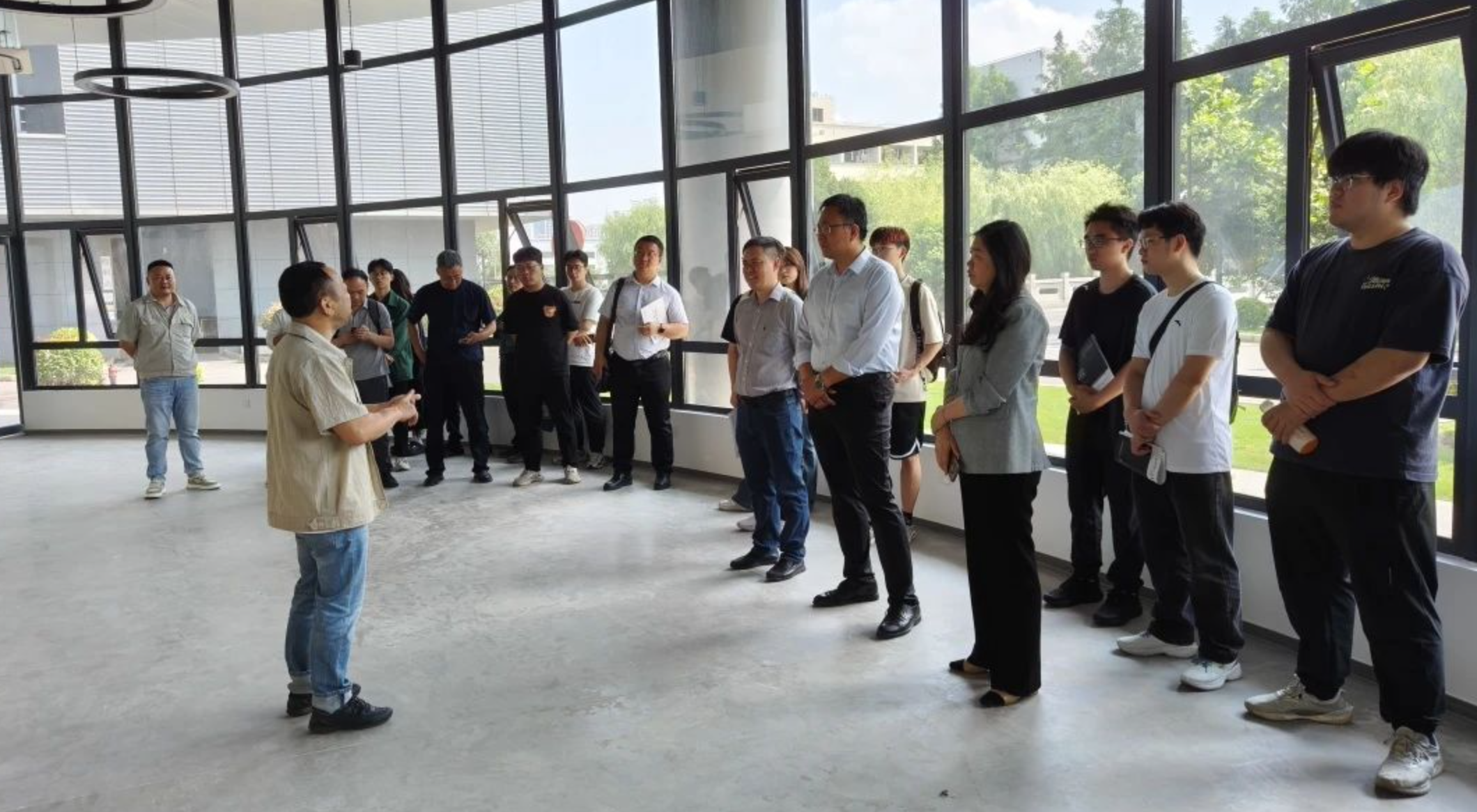 “才聚南桥·智创未来”上海应用技术大学智能技术学部走进南桥产学研交流活动