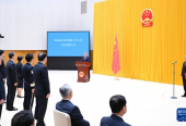 国务院举行宪法宣誓仪式　李强总理监誓