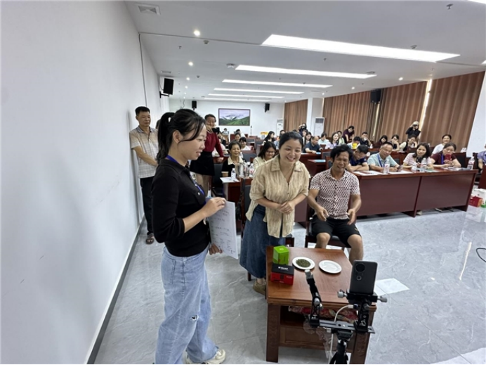 昭平县举办2025年农村电商骨干培训班，短视频内容创作与直播双引擎驱动乡村振兴新路径866