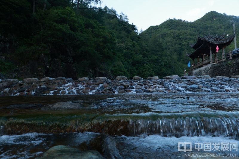 浙江龙泉：瓯江源村夏正凉