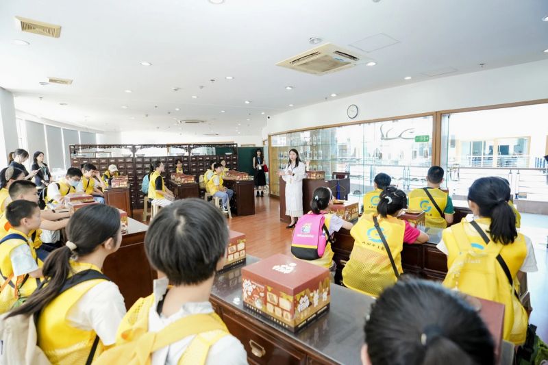 青少年学习实践中医药