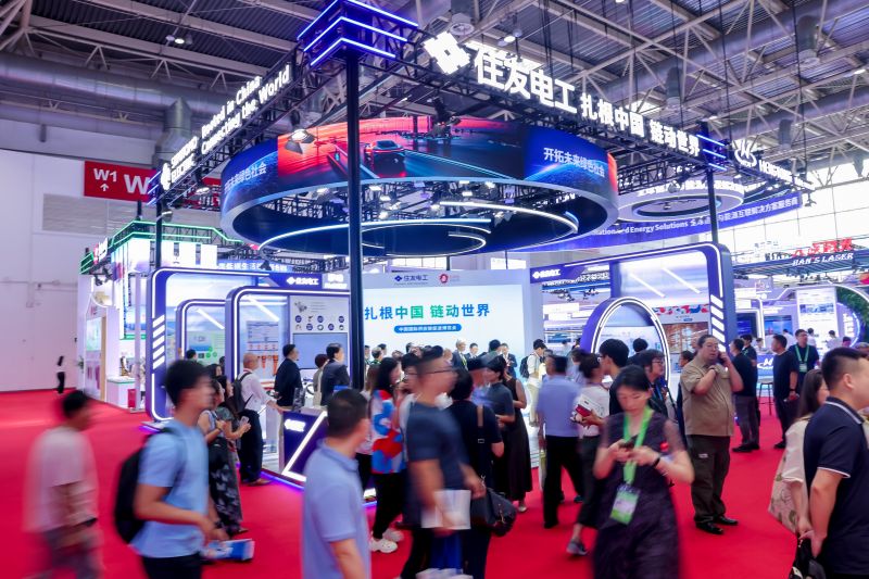 住友电工在第三届链博会展示了在能源、信息通信、移动三大重点领域的最新产品和技术