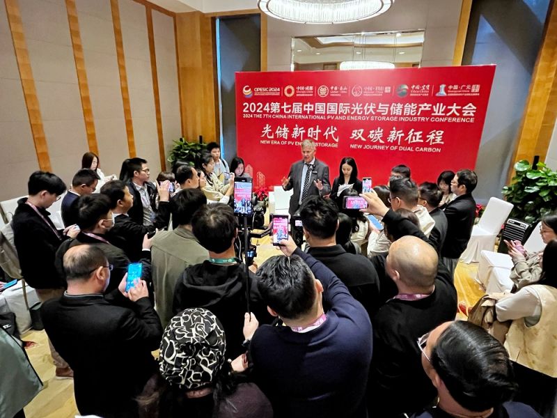 媒体团采访联合国前副秘书长“一带一路”绿色发展国际联盟主席欧盟亚洲中心联席主席埃里克·索尔海姆