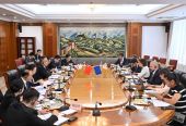 国家发展改革委副主任周海兵会见乌兹别克斯坦副总理霍贾耶夫