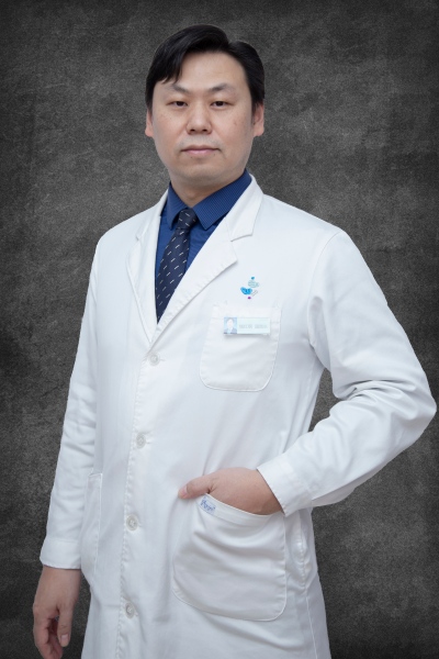 钱红纲医生肖像(1)