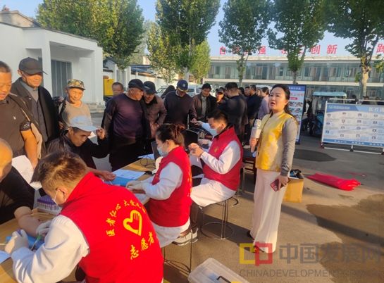 河南台前县龙翔街道：温暖银龄 情暖老人