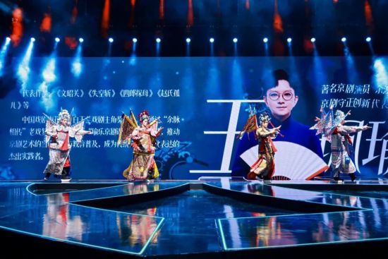 “青年竞演”板块邀请五位重量级导师。
