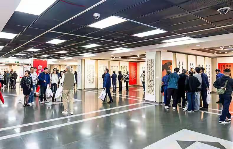 笔墨挥洒间礼赞中国航天伟业