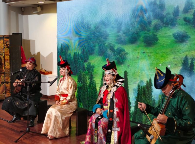 阿拉善盟文旅资源推介会开幕表演现场（邵琦 摄）阿拉善盟文旅资源推介会开幕表演现场（邵琦 摄）阿拉善盟文旅资源推介会开幕表演现场（邵琦 摄）阿拉善盟文旅资源推介会开幕表演现场（邵琦 摄）