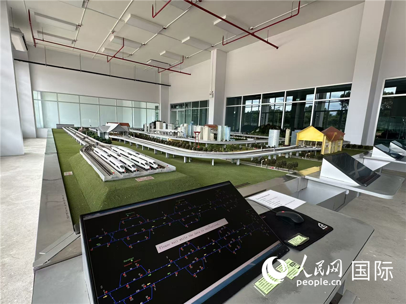 图片：泰国东北皇家理工大学的轨道交通模拟设备。孙广勇摄