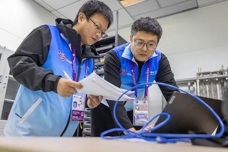 上海电信全面支撑4K:8K超高清直播、云会议等高密度业务,确保每一帧画面稳定传递,每一场对话流畅进行