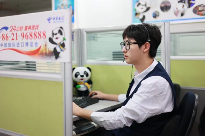 浦东机场T1电信营业厅及T2一站式服务中心电信柜台是进博会观众和外宾抵沪的&ldquo;入境第一站&rdquo;，_两处服务点均开设&ldquo;进博专席&rdquo;