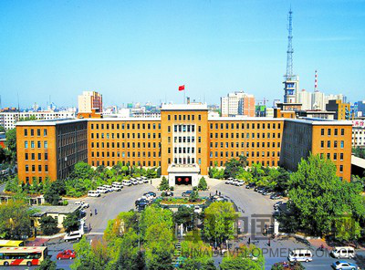 工业和服务业 位于沈阳市和平区太原北街4号的沈阳铁路局机关大楼于