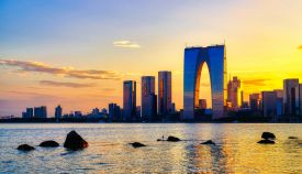8月份国民经济运行平稳、发展向新向优
