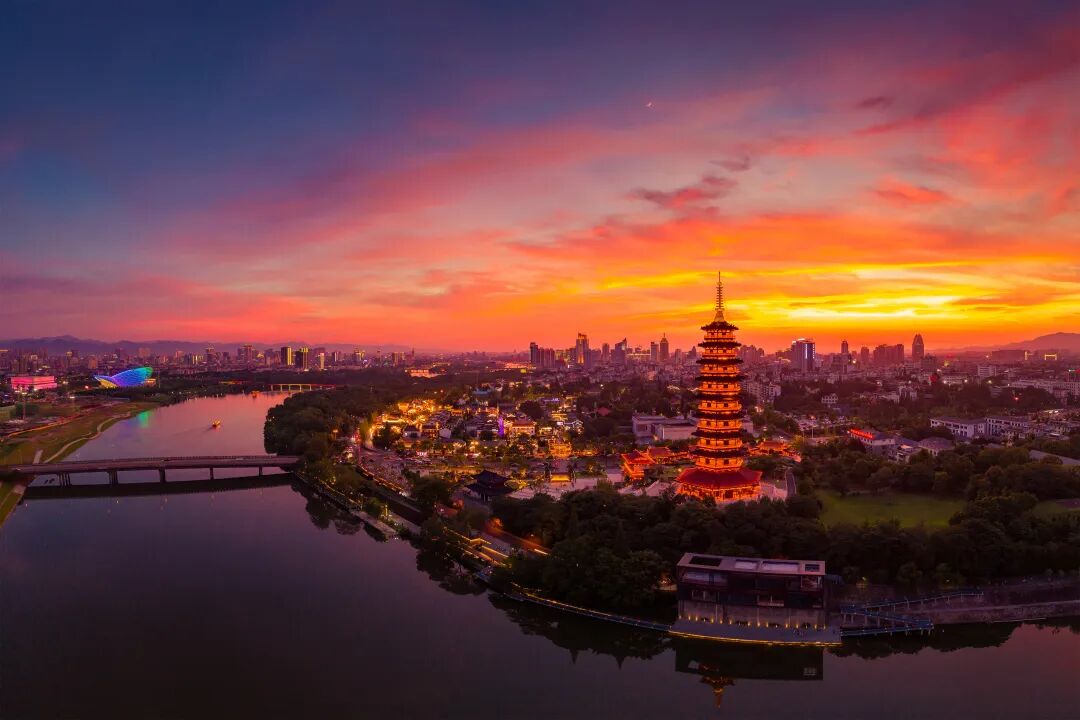 浙江：“夜泊金华·看婺剧品火腿”活动正式启动，打造多维度江南夜生活图景