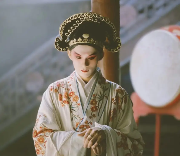 《有光计划》：曲韵渡山河，秉灯存千秋——钱荆溪