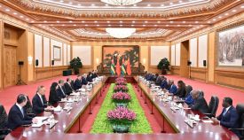 习近平会见多哥部长会议主席福雷