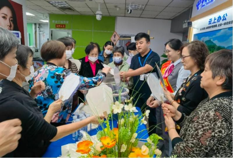 在嘉定，&ldquo;一月一课&rdquo;老年人爱心课堂持续开讲